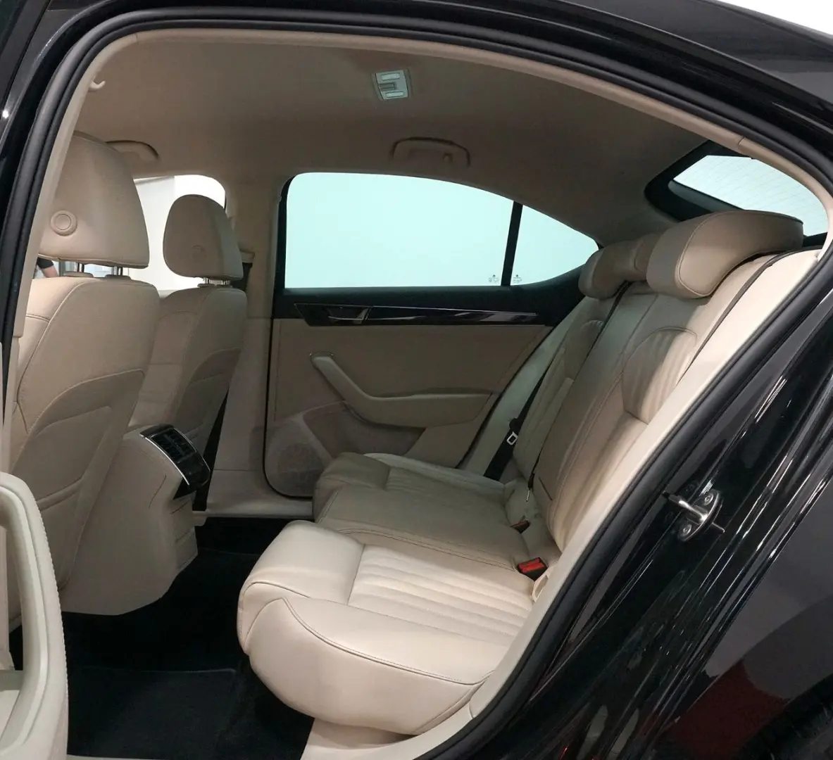 Superb Lim. 2.0 TDI L&K*TEMP*DAB*MATRIX*LHZ*
