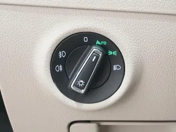 Superb Lim. 2.0 TDI L&K*TEMP*DAB*MATRIX*LHZ*