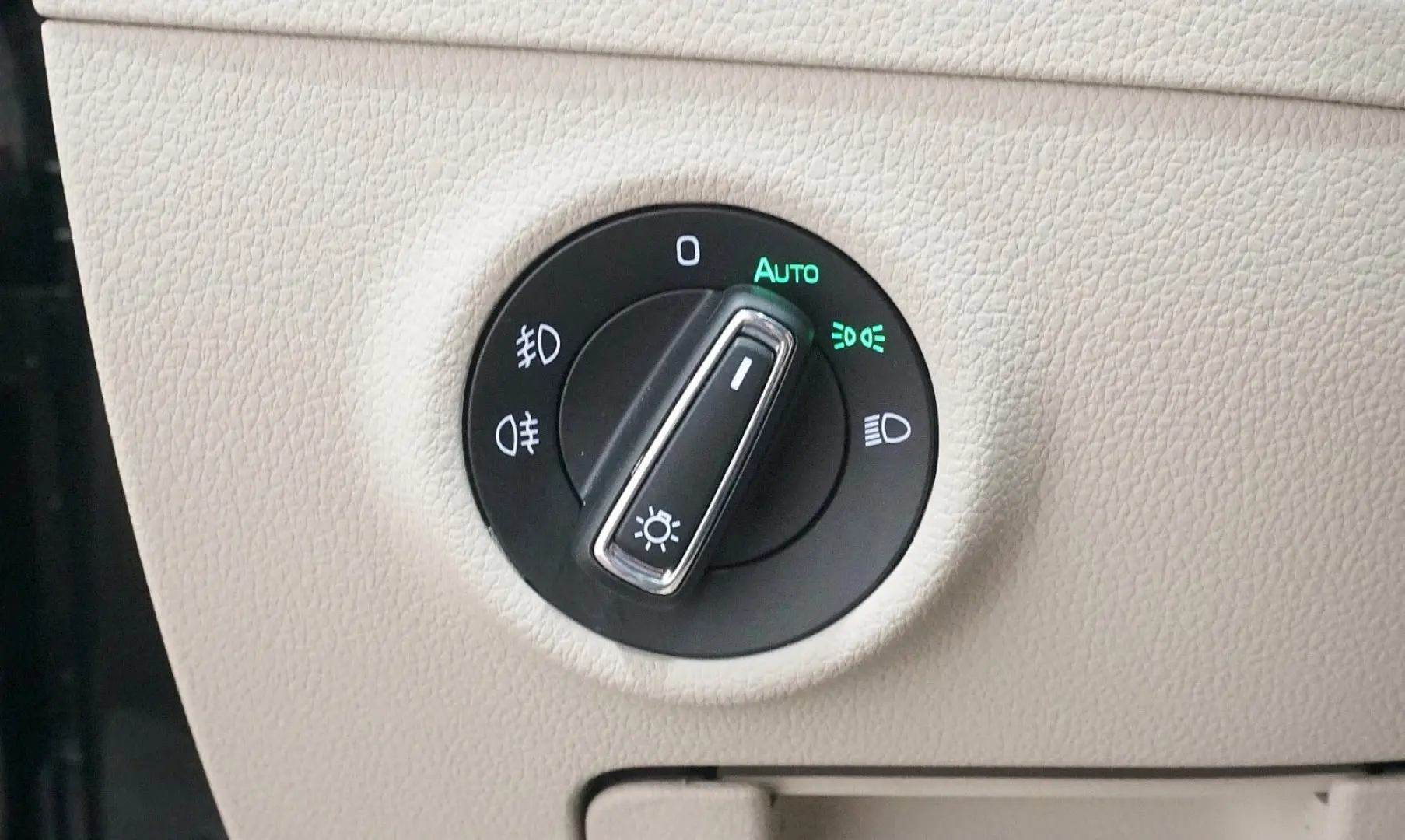 Superb Lim. 2.0 TDI L&K*TEMP*DAB*MATRIX*LHZ*