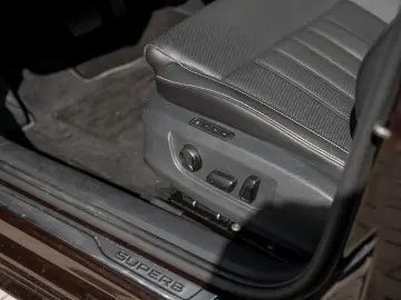 SUPERB LIM. L&K 2.0 TDI DSG
