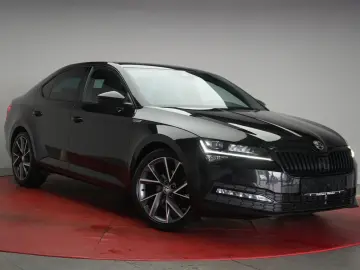 Superb  2.0 TDI DSG Sportline Navi Temp Virtual