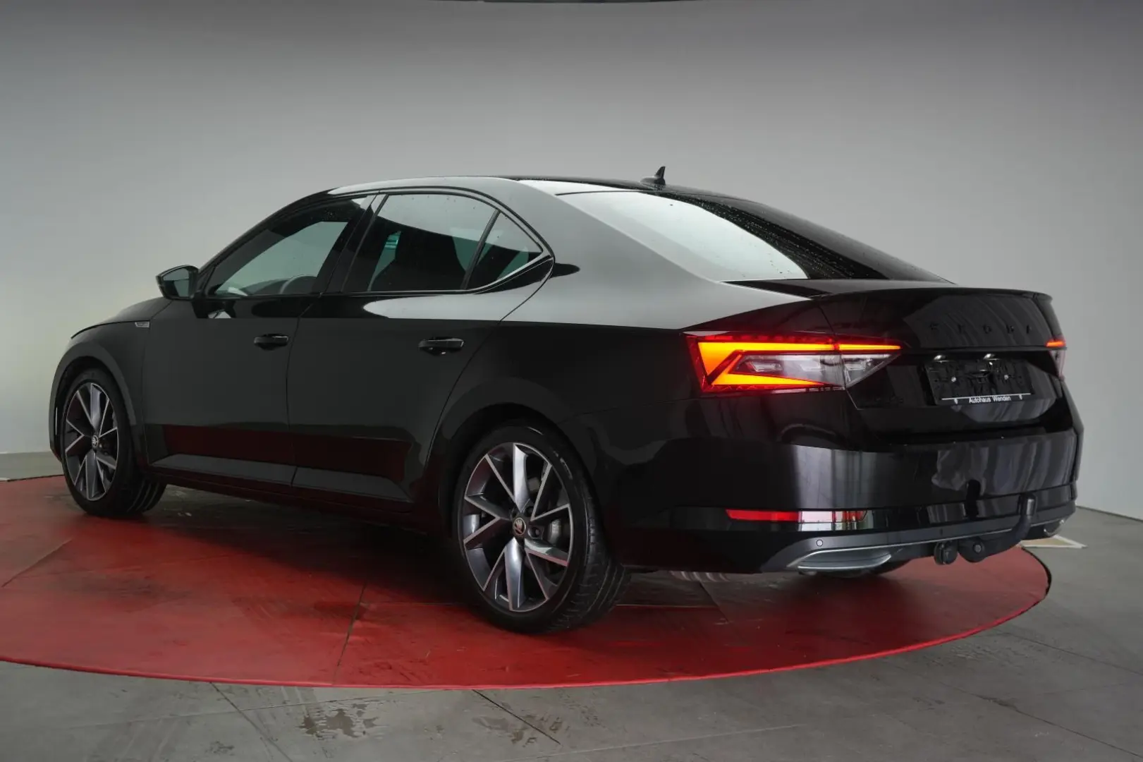 Superb  2.0 TDI DSG Sportline Navi/Temp/Virtual/