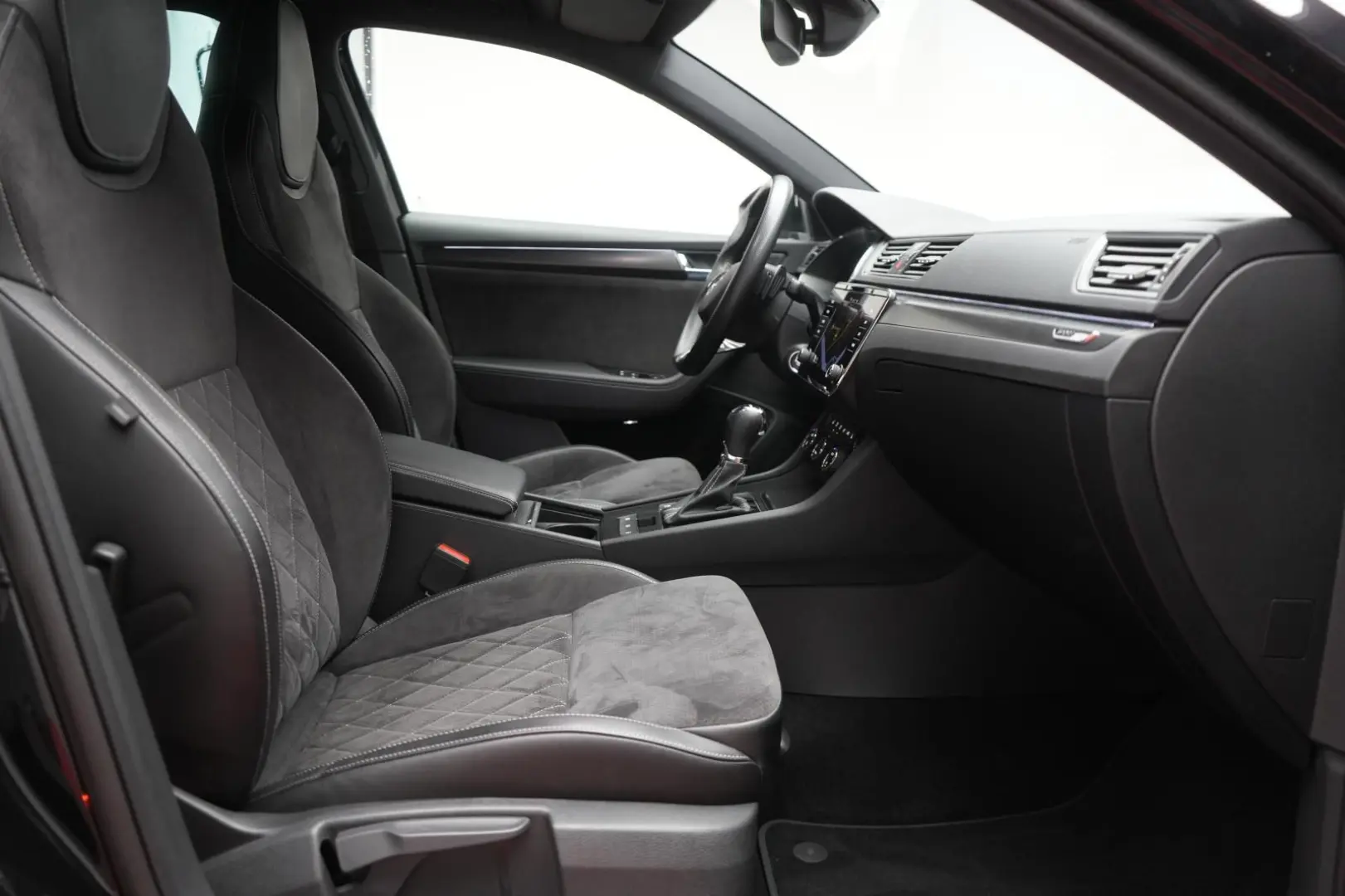 Superb  2.0 TDI DSG Sportline Navi/Temp/Virtual/