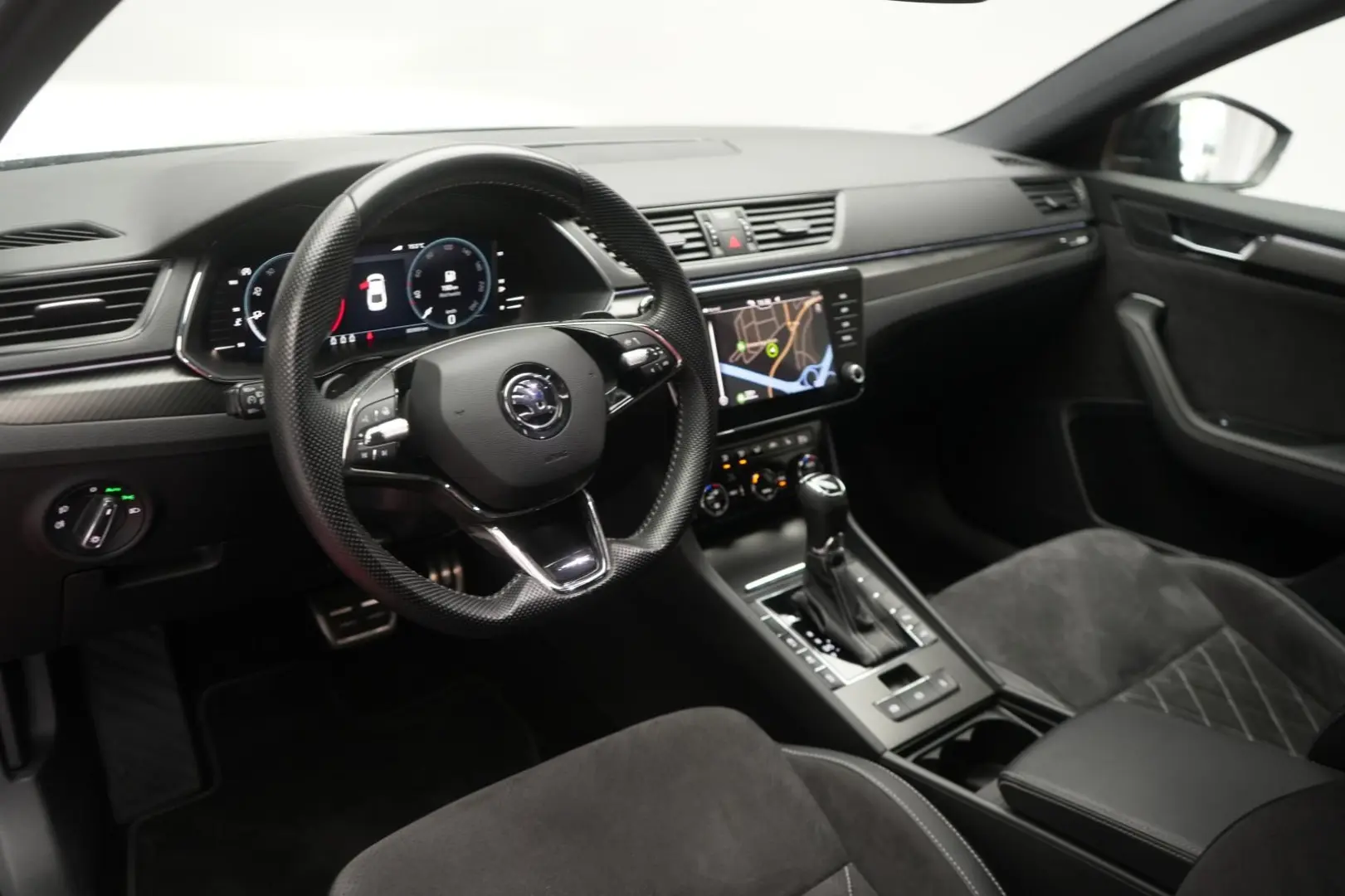 Superb  2.0 TDI DSG Sportline Navi/Temp/Virtual/