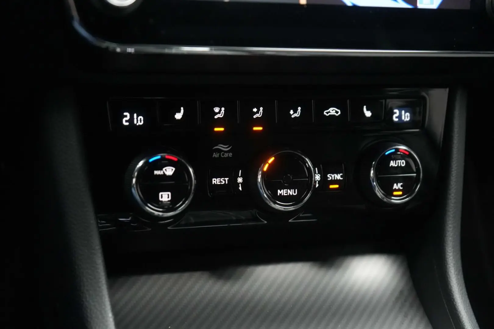 Superb  2.0 TDI DSG Sportline Navi/Temp/Virtual/