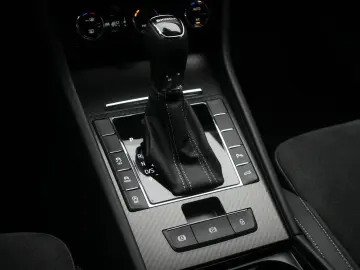 Superb  2.0 TDI DSG Sportline Navi/Temp/Virtual/
