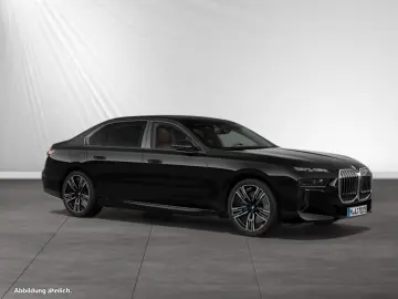 750e xDrive M Sport|SkyLounge|Autobahnass.|B&W