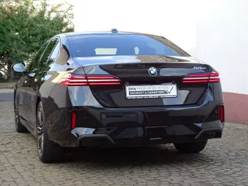 BMW 520d xDrive M Sport - HeadUp, 360°, H&K