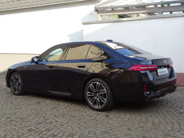 BMW 520d xDrive M Sport - HeadUp, 360°, H&K
