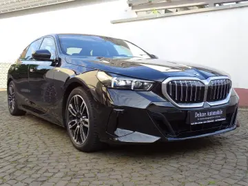 BMW 520d xDrive M Sport - HeadUp, 360°, H&K