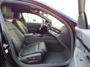 BMW 520d xDrive M Sport - HeadUp, 360°, H&K