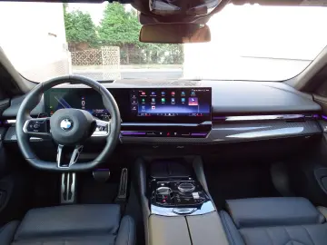 BMW 520d xDrive M Sport - HeadUp, 360°, H&K