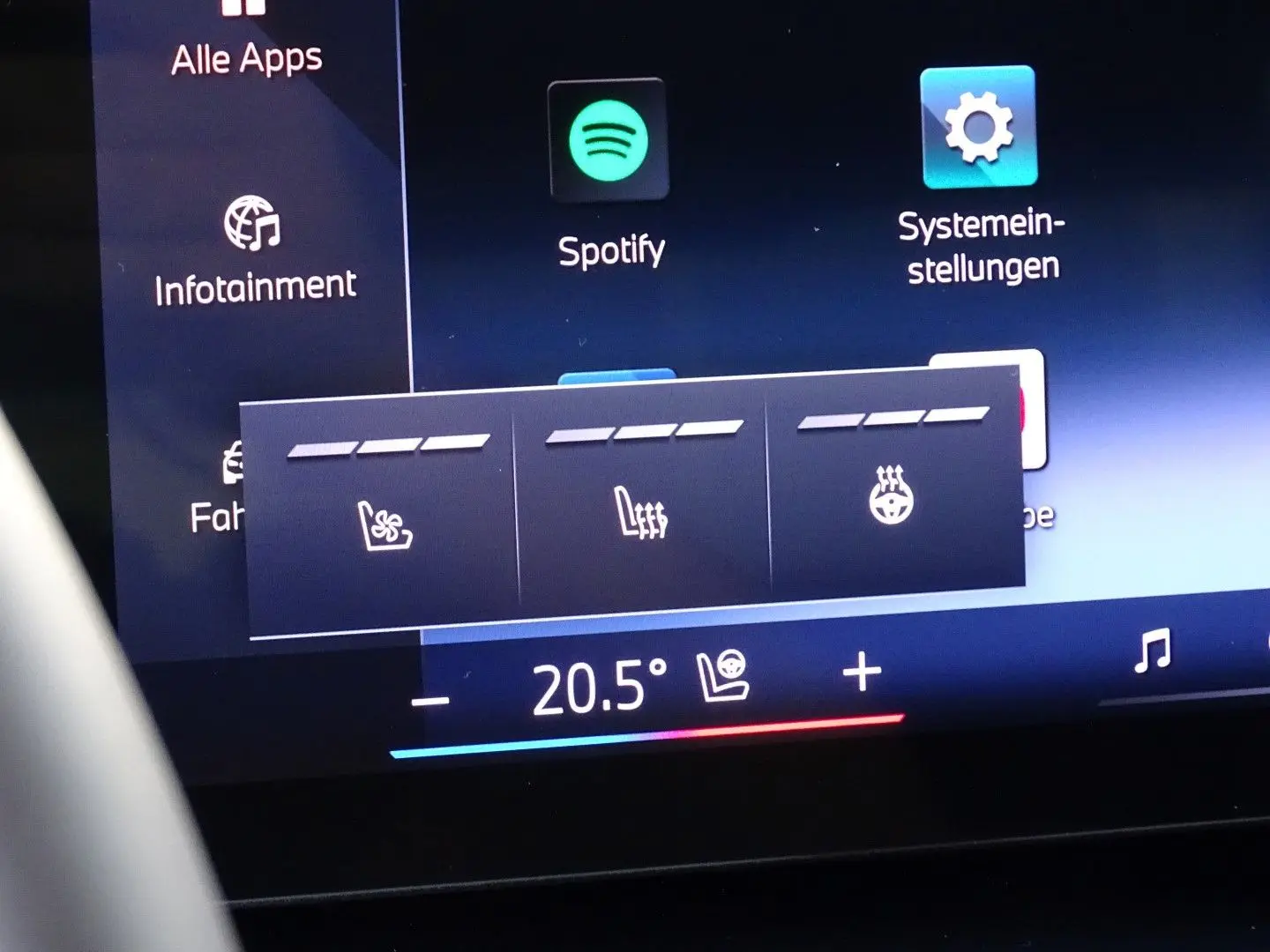 BMW 520d xDrive M Sport - HeadUp, 360°, H&K