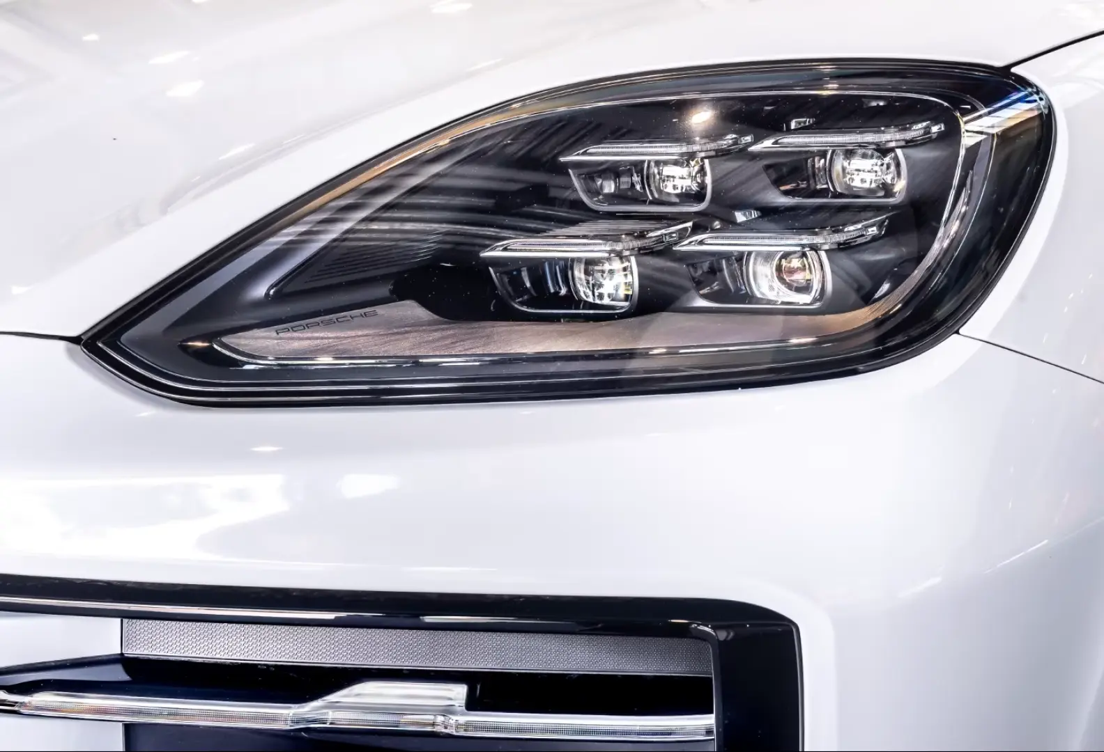 Porsche Cayenne Masaj E-Hybrid Burmester Sport