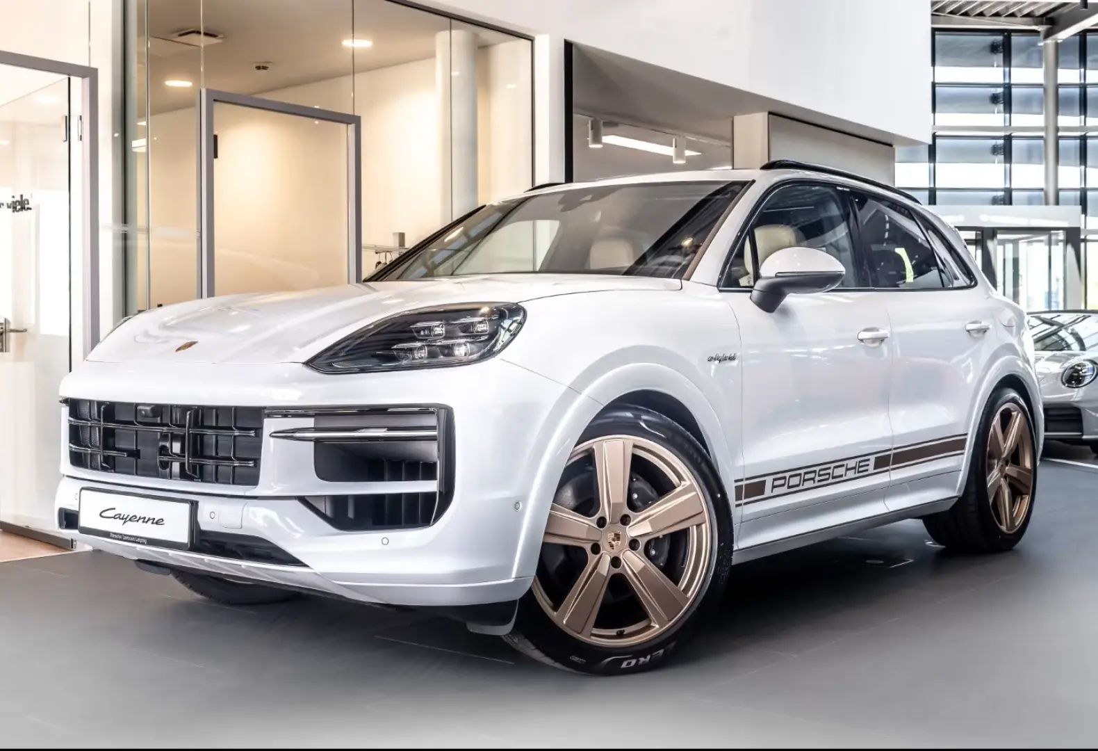 Porsche Cayenne Masaj E-Hybrid Burmester Sport