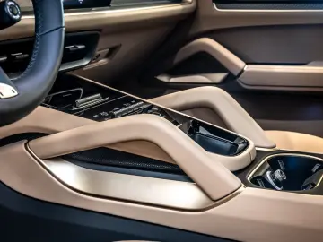 Porsche Cayenne Masaj E-Hybrid Burmester Sport