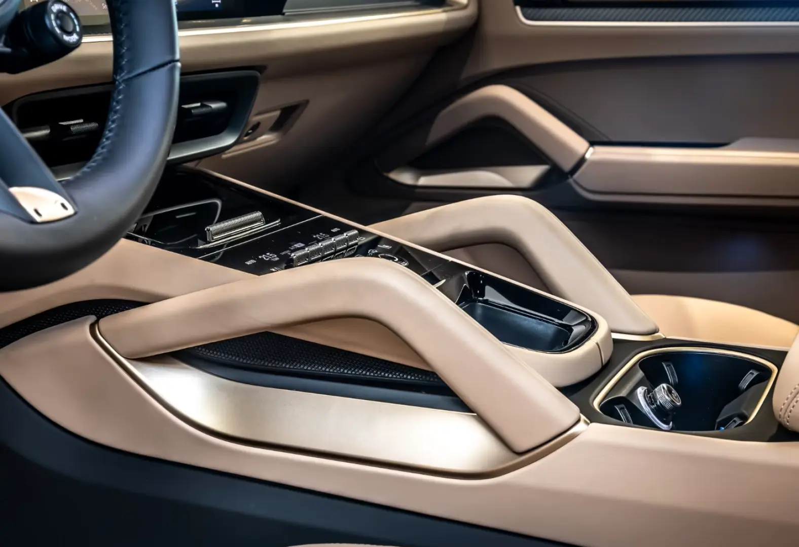 Porsche Cayenne Masaj E-Hybrid Burmester Sport