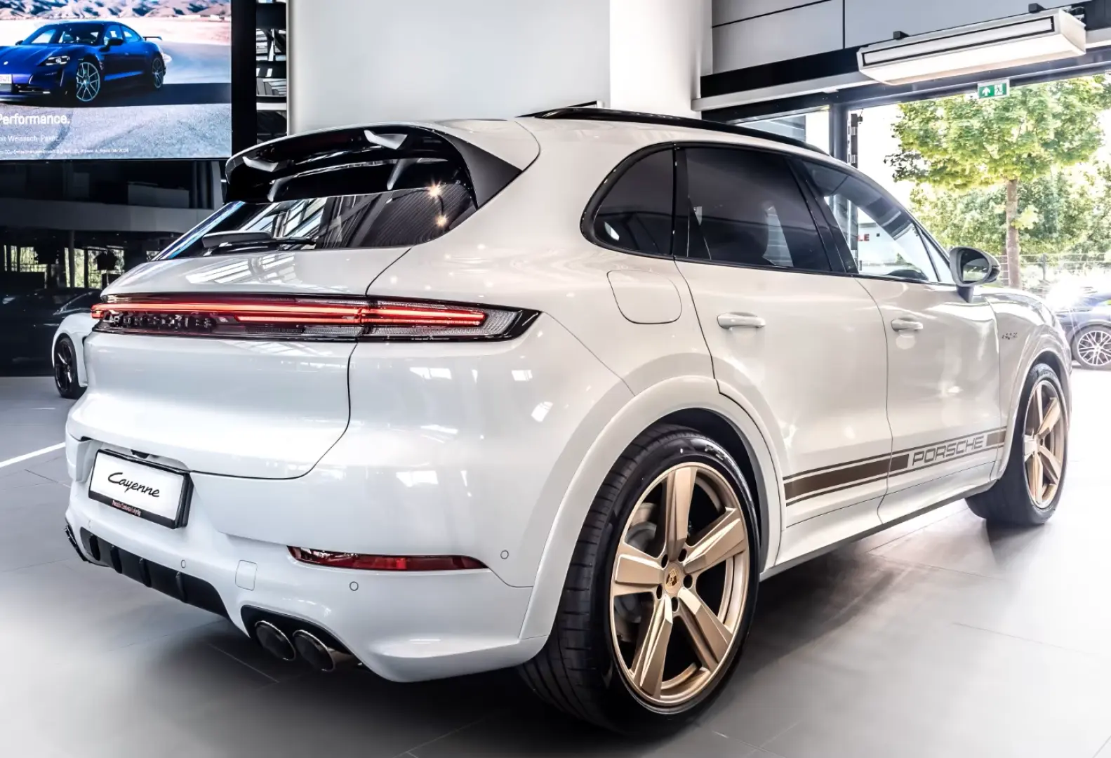 Porsche Cayenne Masaj E-Hybrid Burmester Sport