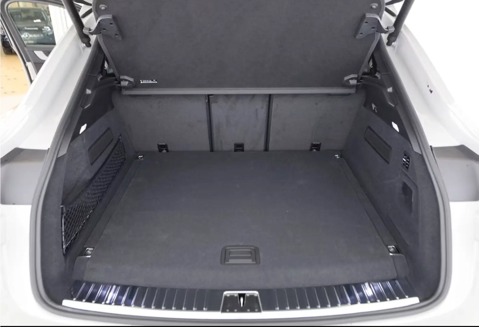 Porsche Cayenne E-Hybrid Co./ Matrix/ BOSE
