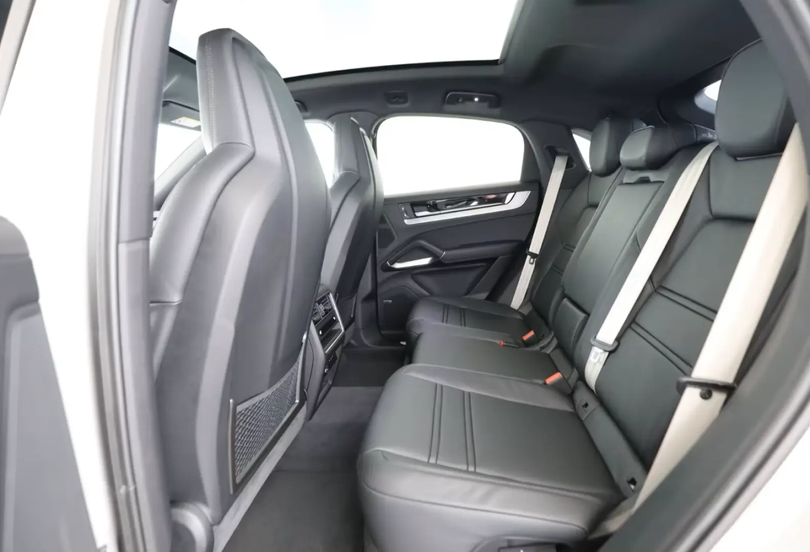Porsche Cayenne E-Hybrid Co./ Matrix/ BOSE