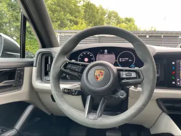 Porsche Cayenne E-Hybrid BOSE LED-Matrix Panorama