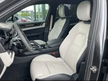 Porsche Cayenne E-Hybrid BOSE LED-Matrix Panorama