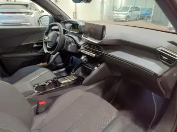 Neuer 2008 GT PureTech AT8 130PS *360°*PDC*ACC*