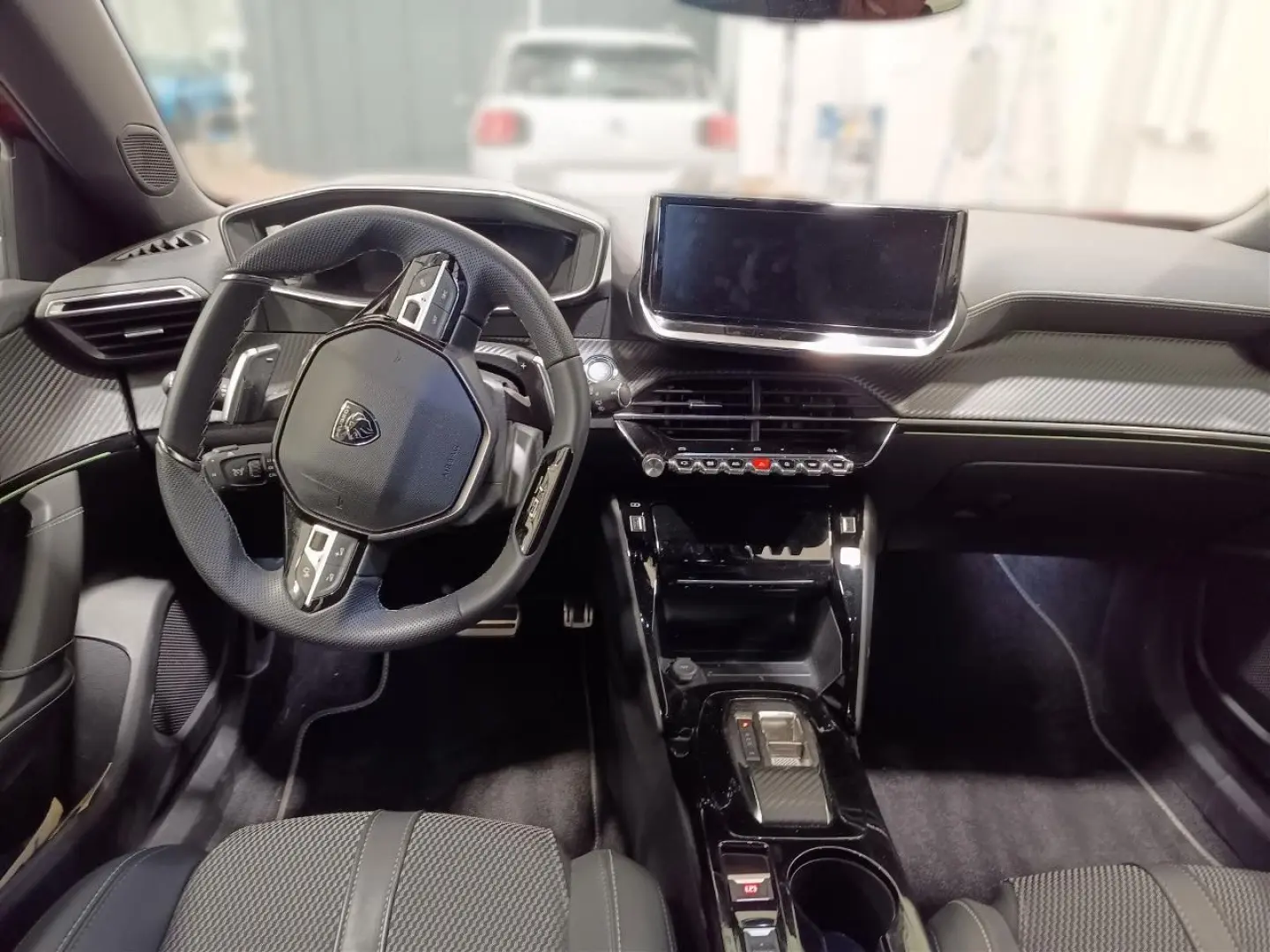 Neuer 2008 GT PureTech AT8 130PS *360°*PDC*ACC*