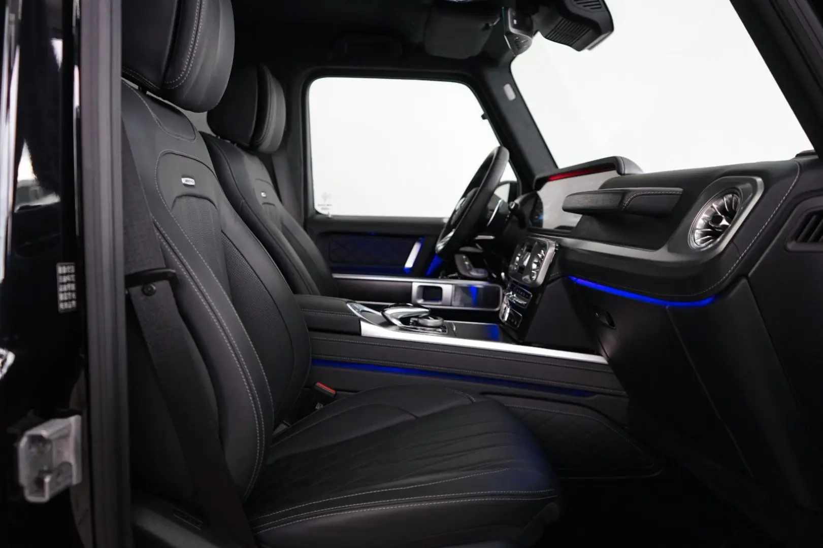 G 63 AMG BLACK/Superior-Interieur/Night/STHZ/AHK