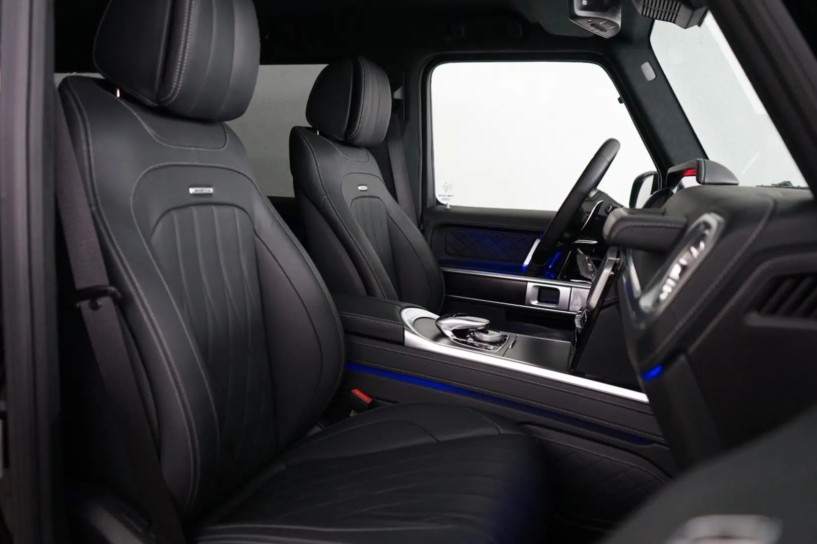 G 63 AMG BLACK/Superior-Interieur/Night/STHZ/AHK