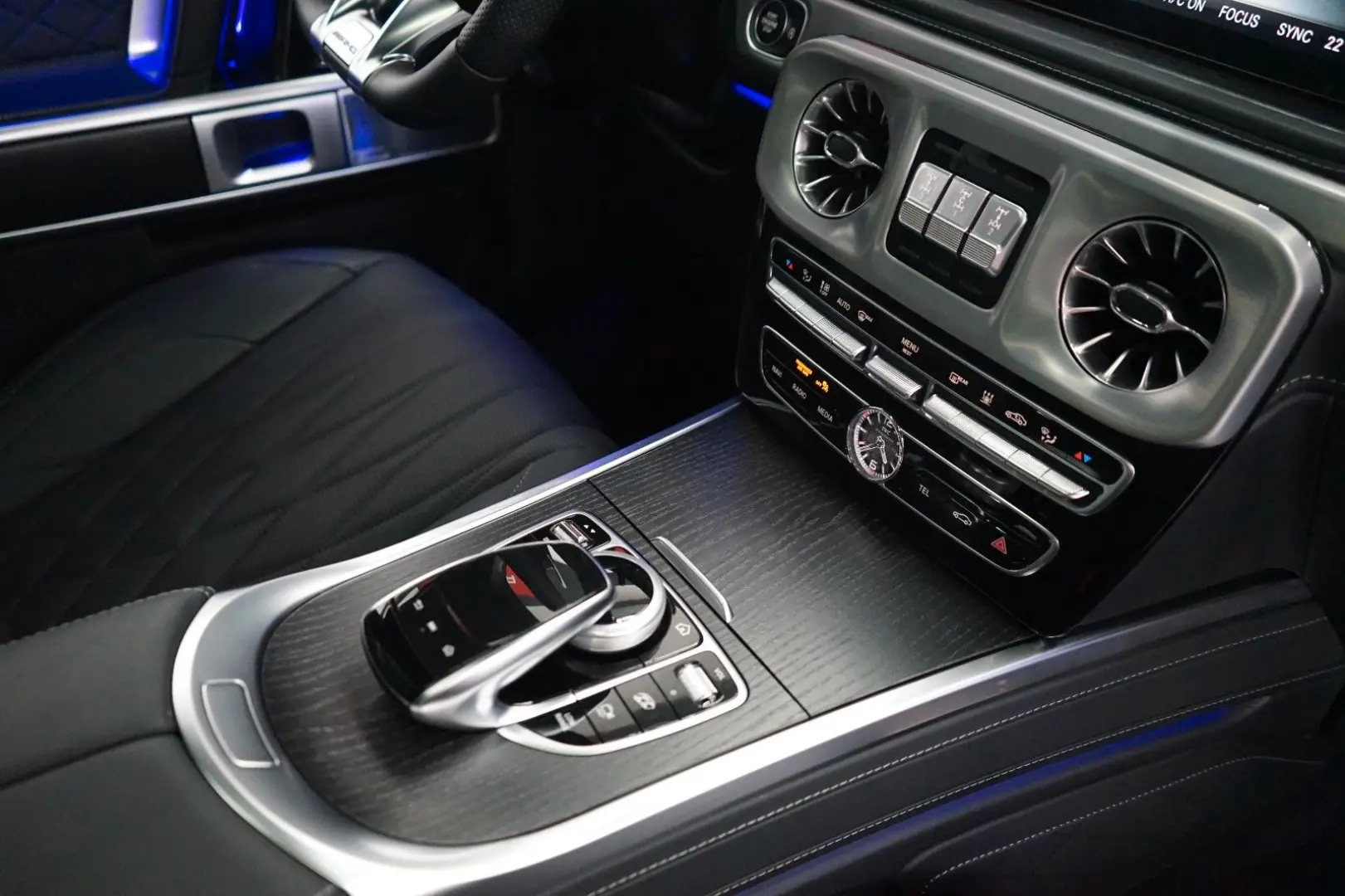 G 63 AMG BLACK/Superior-Interieur/Night/STHZ/AHK