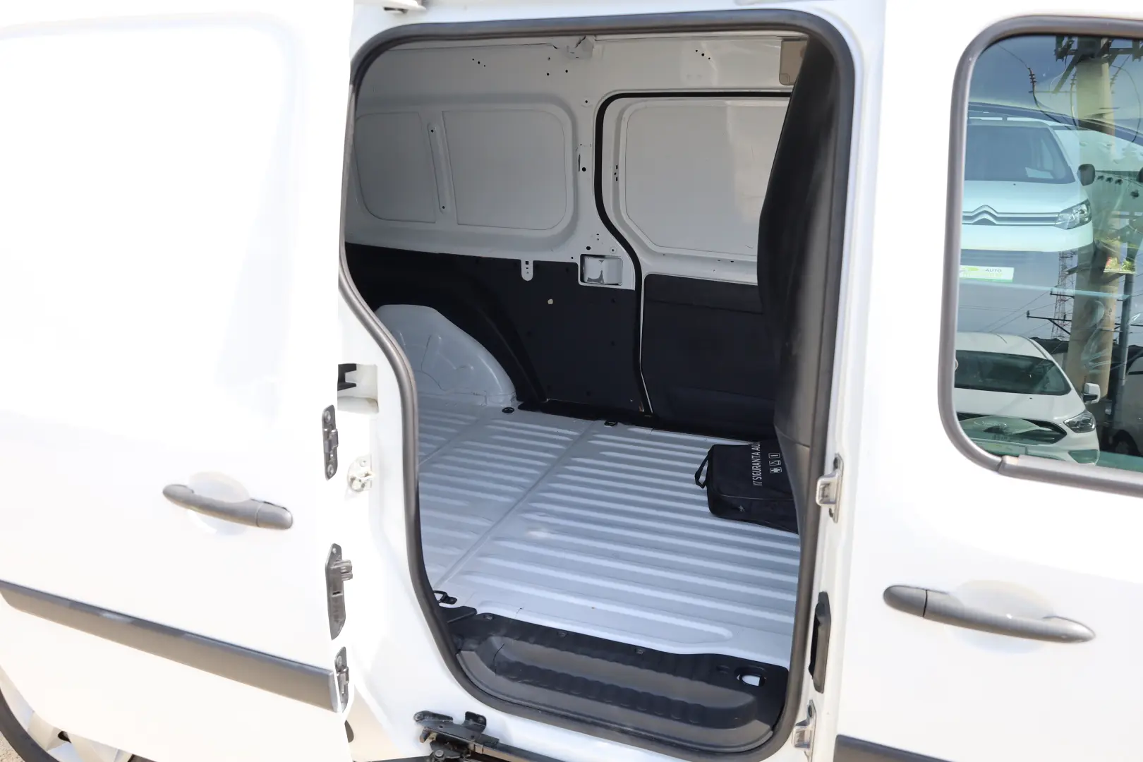 Renault Kangoo L2H1 1.5D 90CP - 2 Usi Culisante