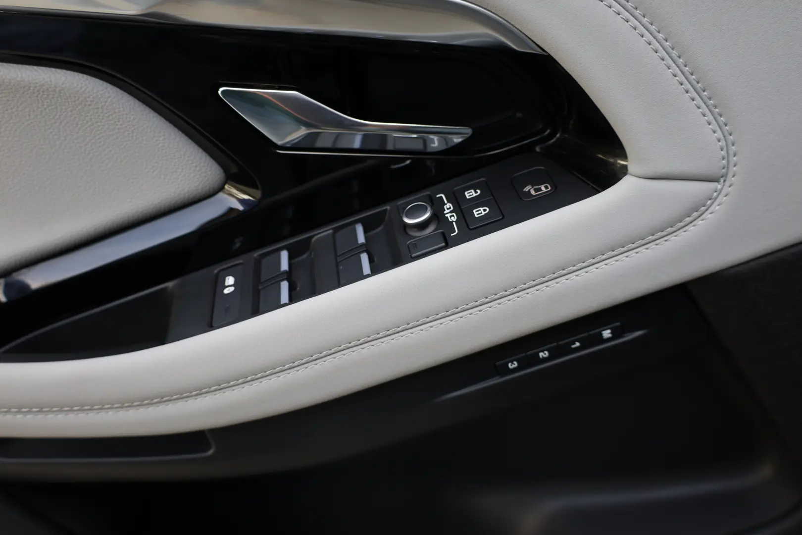 Land-Rover Range-Rover-Evoque 2.0D 204CP MHEV 4X4