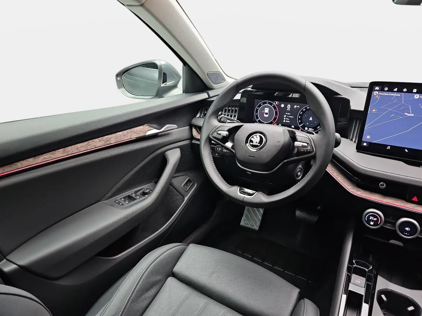 SUPERB 2.0 TDI DSG LK 4X4 NAVI LED LEDER ACC HEA
