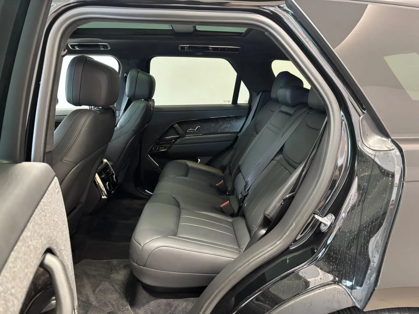 Range Rover Sport P510e First Edition AHK 23''LM