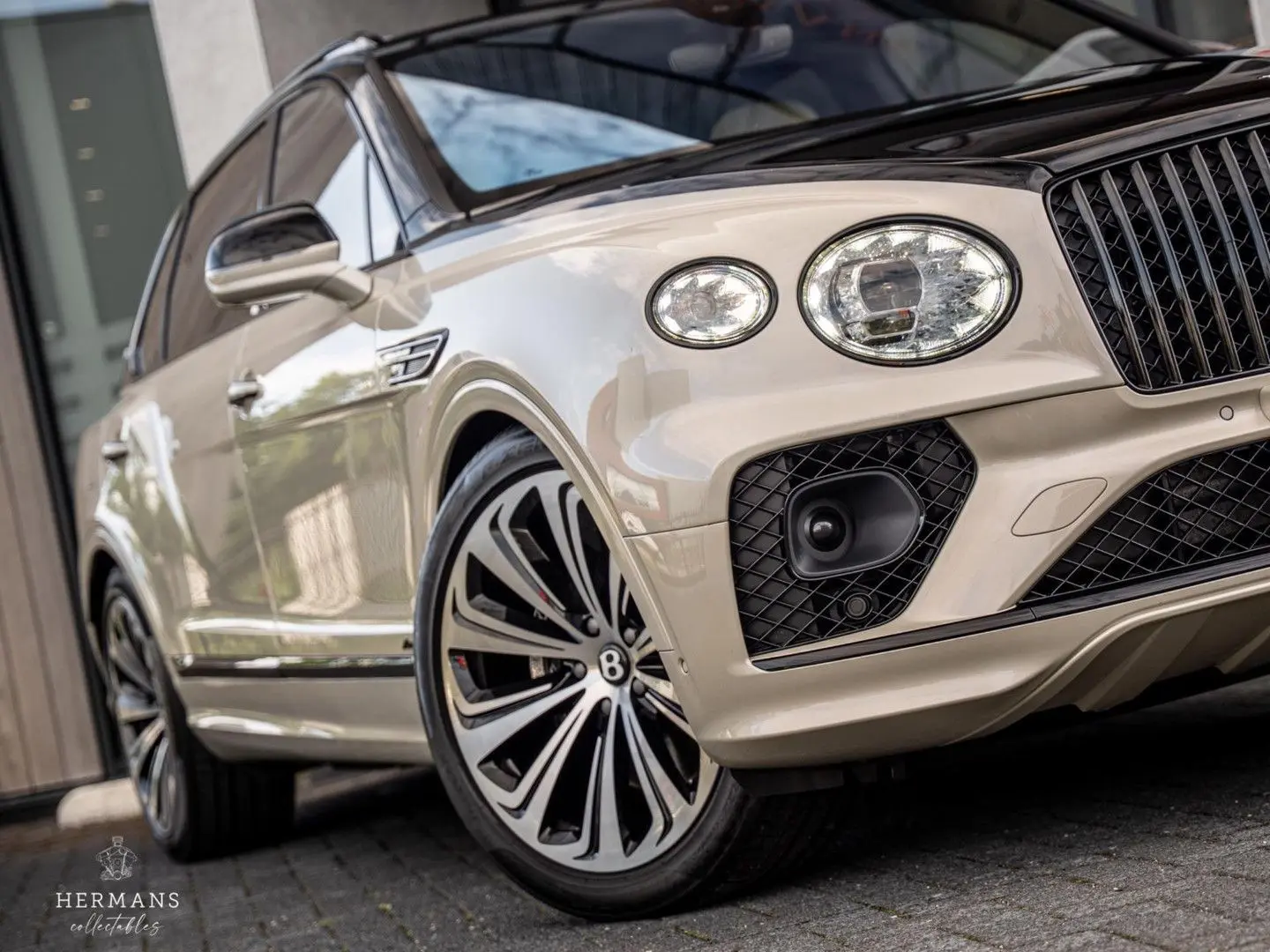 Bentley Bentayga 4.0 V8 Azure EWB First Edition /