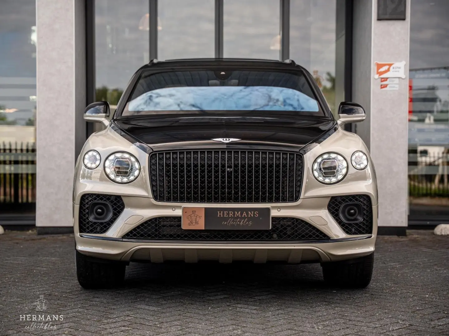 Bentley Bentayga 4.0 V8 Azure EWB First Edition /