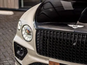 Bentley Bentayga 4.0 V8 Azure EWB First Edition /