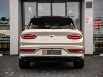 Bentley Bentayga 4.0 V8 Azure EWB First Edition /