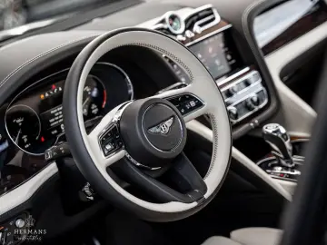 Bentley Bentayga 4.0 V8 Azure EWB First Edition /