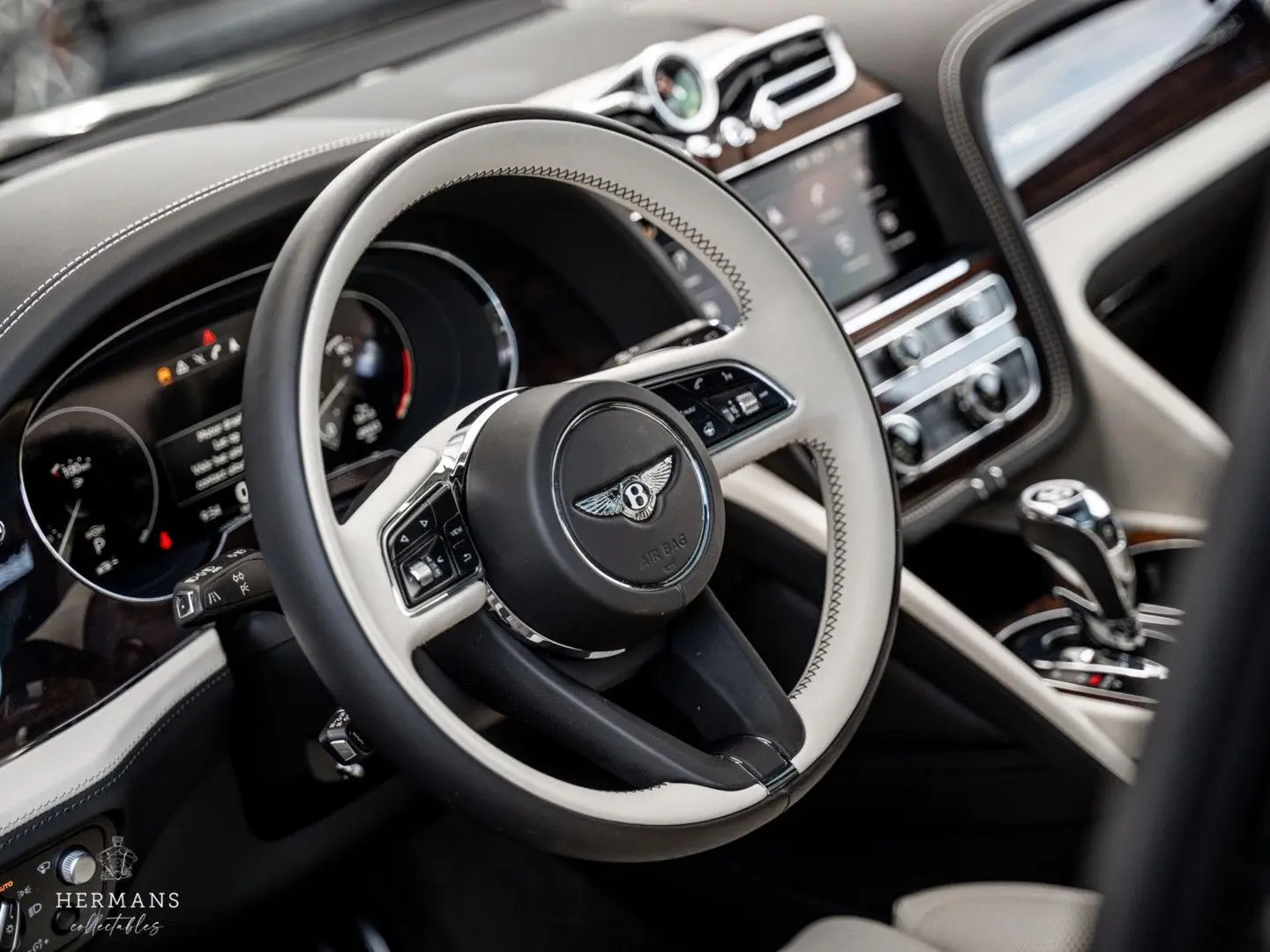 Bentley Bentayga 4.0 V8 Azure EWB First Edition /