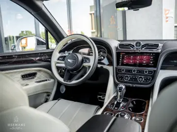 Bentley Bentayga 4.0 V8 Azure EWB First Edition /