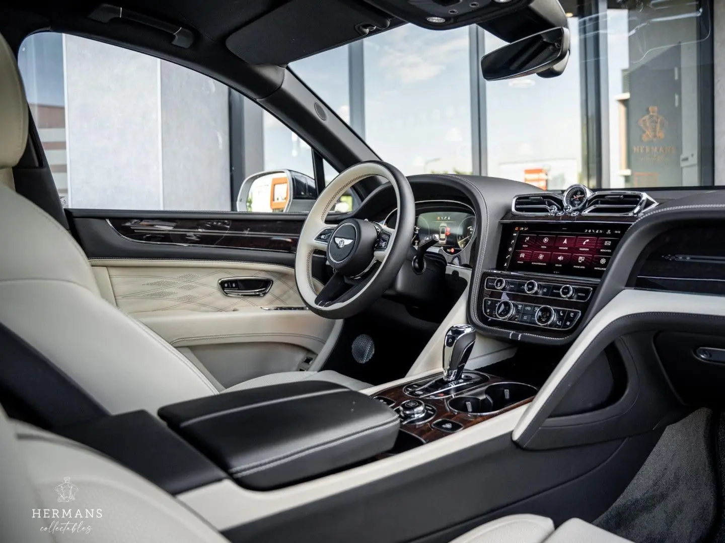 Bentley Bentayga 4.0 V8 Azure EWB First Edition /