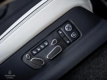 Bentley Bentayga 4.0 V8 Azure EWB First Edition /