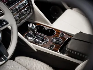 Bentley Bentayga 4.0 V8 Azure EWB First Edition /