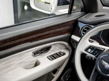 Bentley Bentayga 4.0 V8 Azure EWB First Edition /