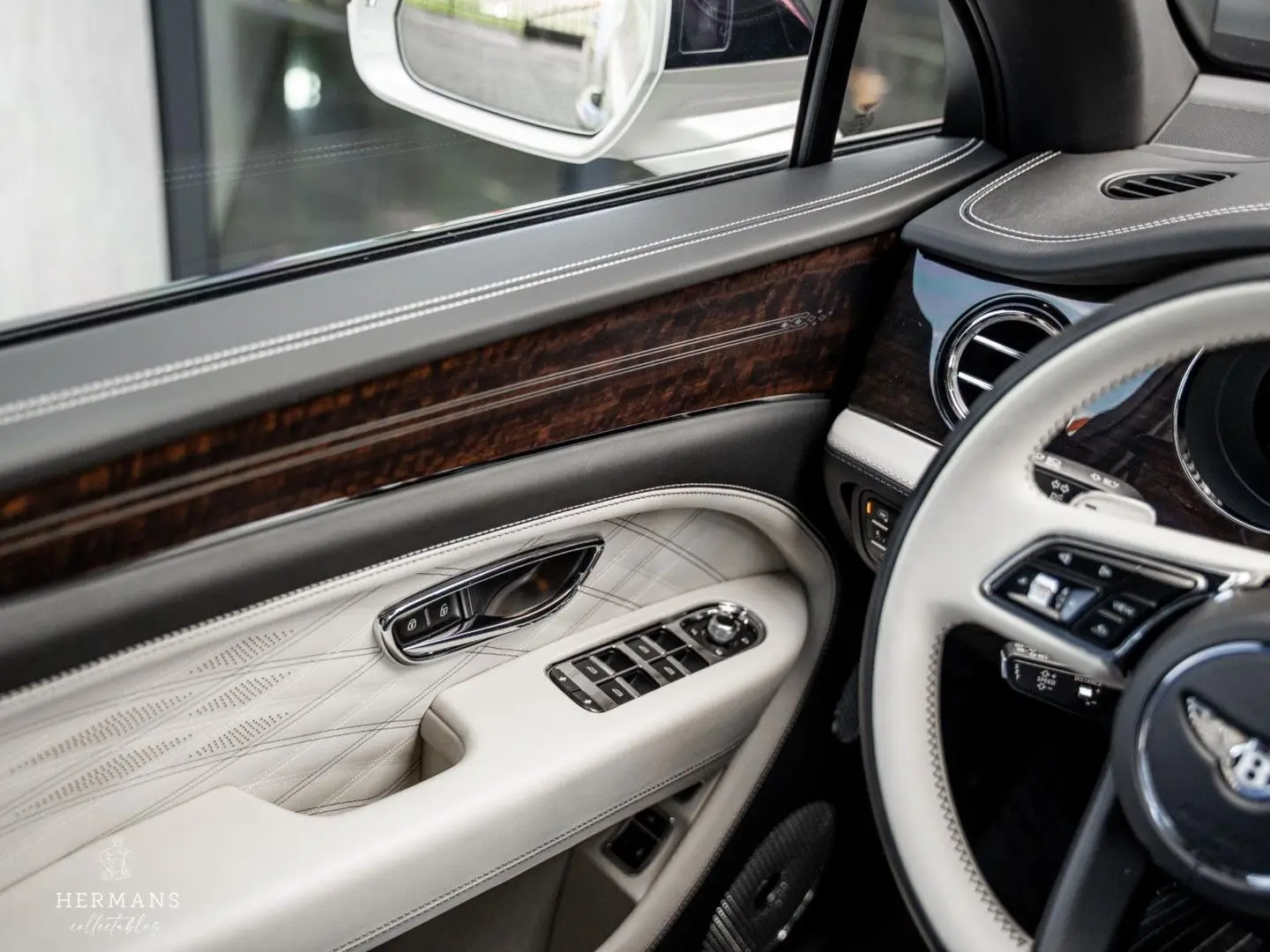 Bentley Bentayga 4.0 V8 Azure EWB First Edition /