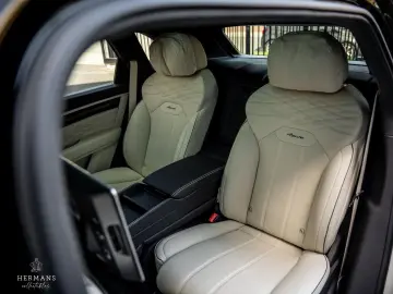 Bentley Bentayga 4.0 V8 Azure EWB First Edition /