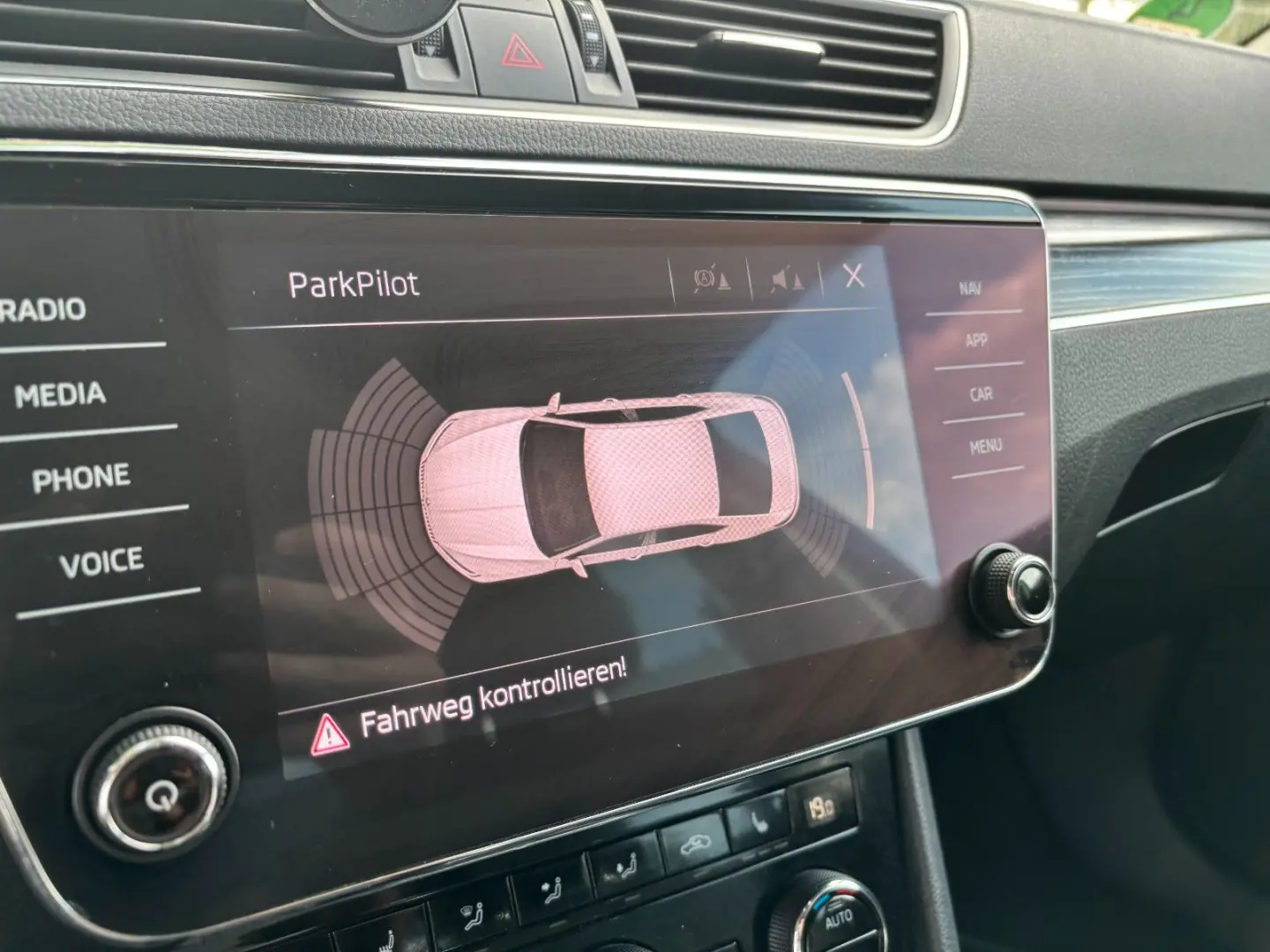 Superb Lim.  /VIRTUAL COCKPIT/CANTON-SOUND/SHZ