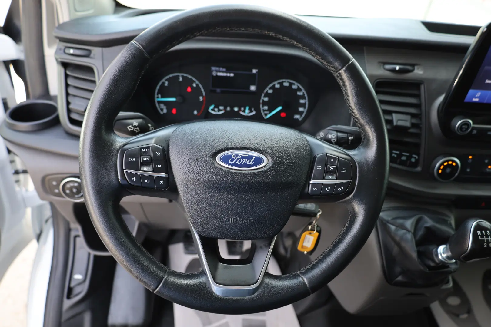 Ford Custom L1H2 2.0D 105CP